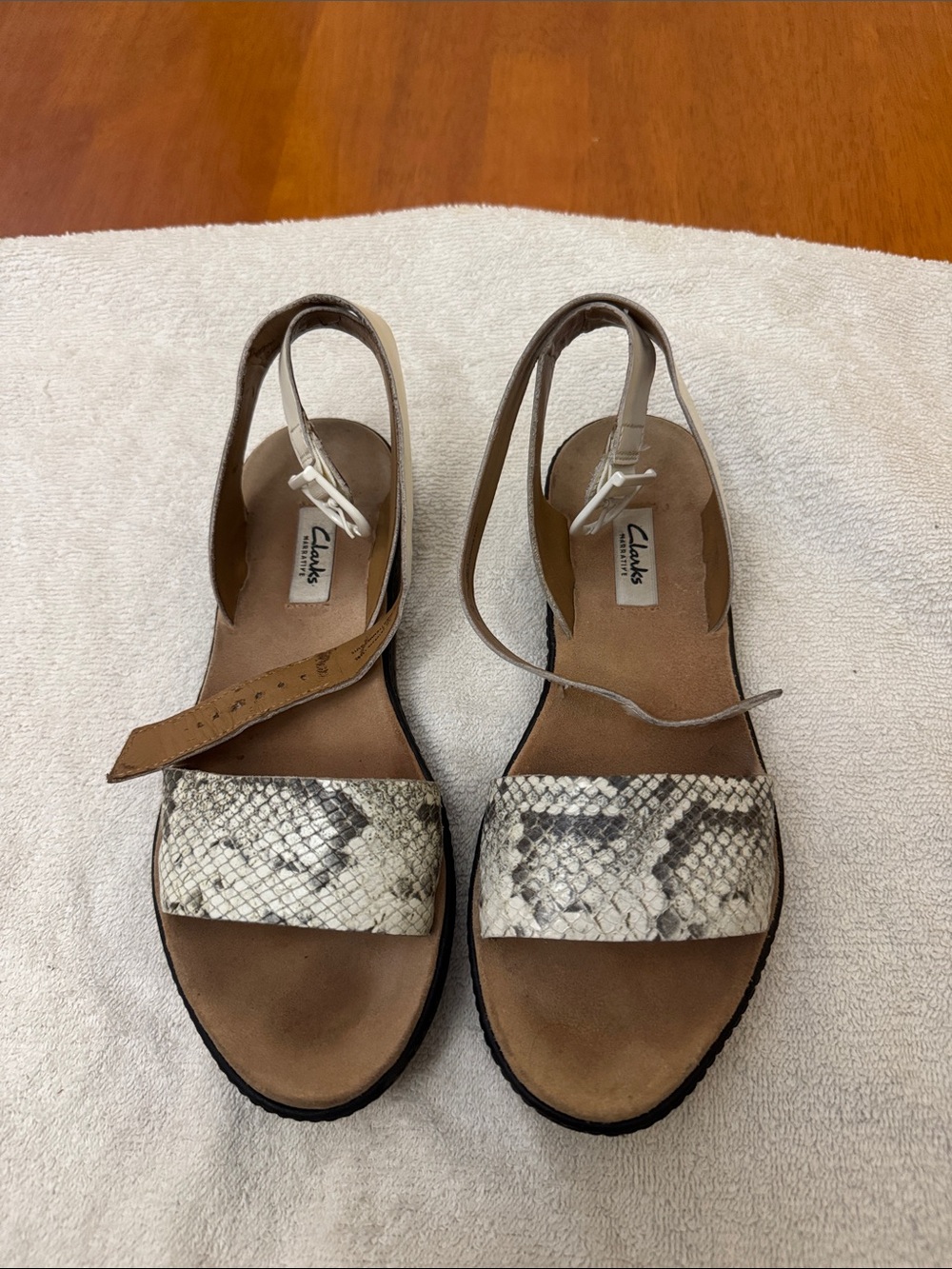 Clarks Women's Snake-Print Ankle-Strap Sandals in Beige and Gray Pre-Owned